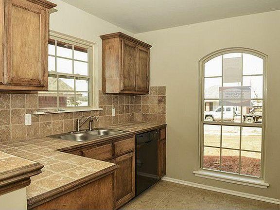 4th image of 410 Tecumseh Meadows Ct
