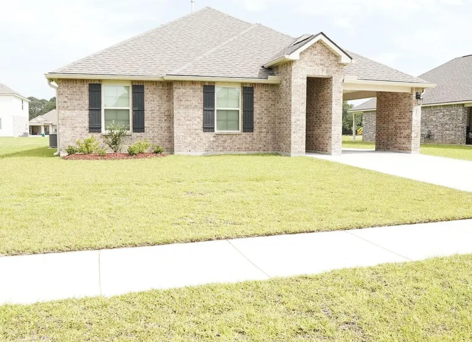 4 bed, 1820 sqft, $2,349 — Photo 1