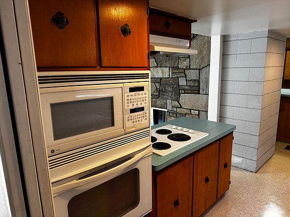5th image of 544 Canosa Ave