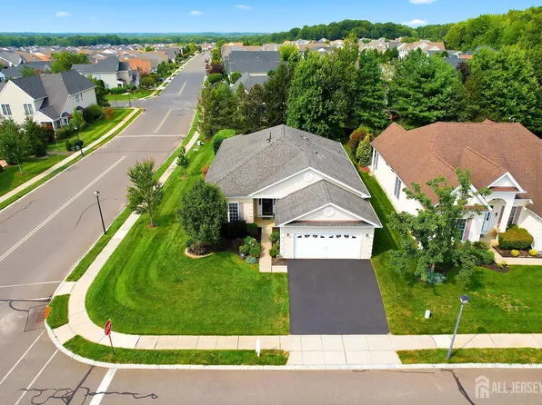 84 Kings Mill Rd, Monroe Township, NJ 08831