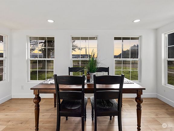 4th image of 14723 96th Street E