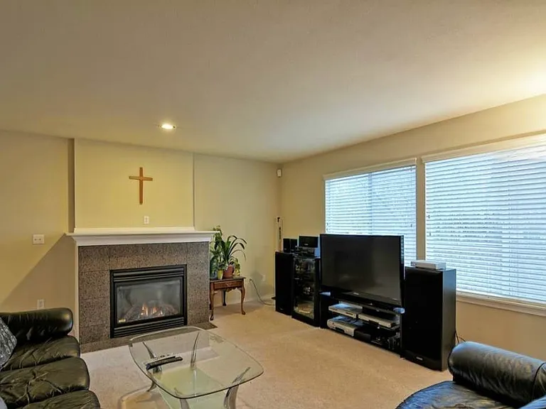 2325 194th St SE — Photo 3