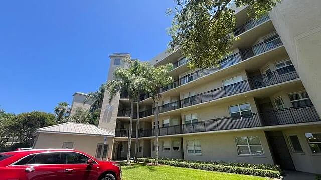 26 Royal Palm Way #302 — Photo 6