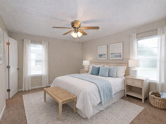 4th image of 2300 Westbrook St #29