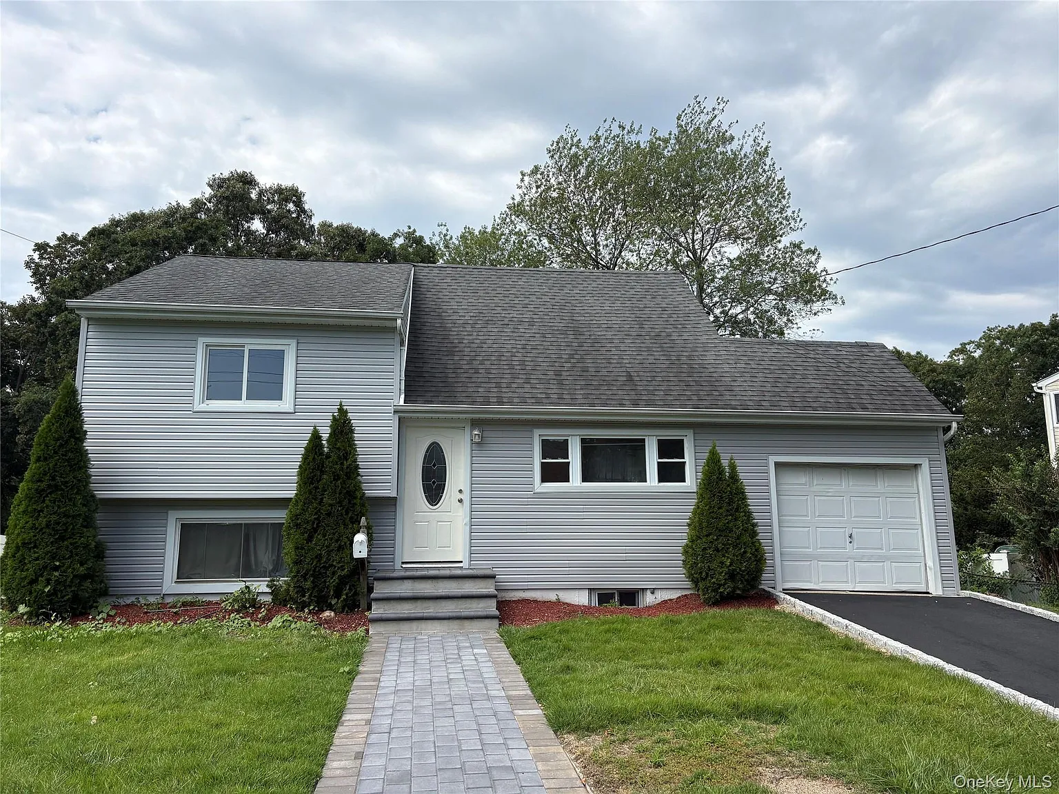 3 bed, 2.0 bath, 1382 sqft, $3,950 — Photo 1