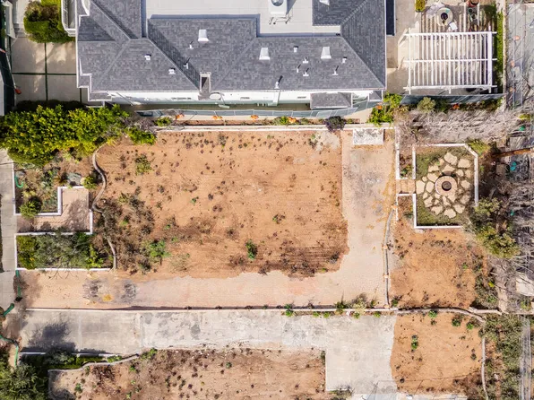 1142 Hartzell St, Pacific Palisades, CA 90272