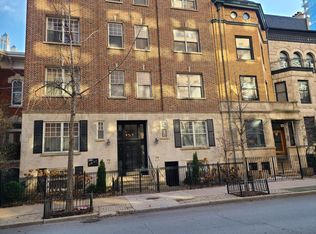 39 E Division St APT 2C, Chicago, IL 60611