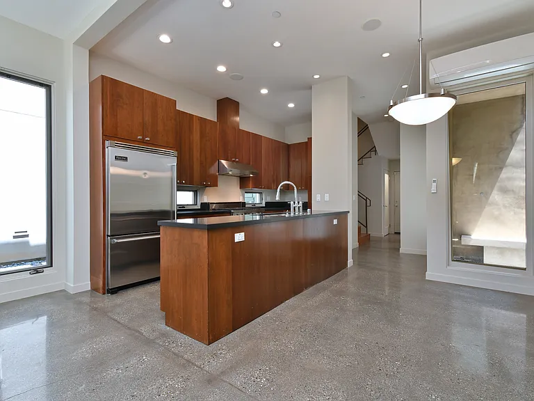 744 Marine St — Photo 10