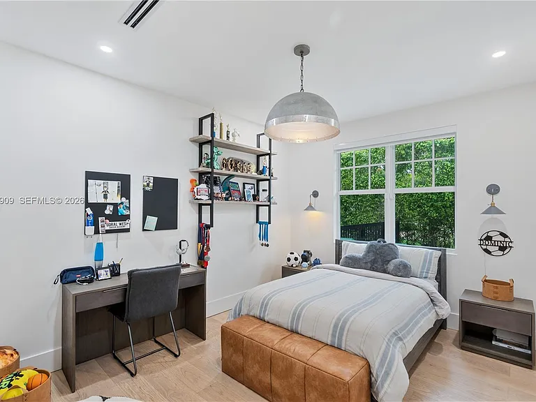 9301 SW 93rd Ave #1 — Photo 41