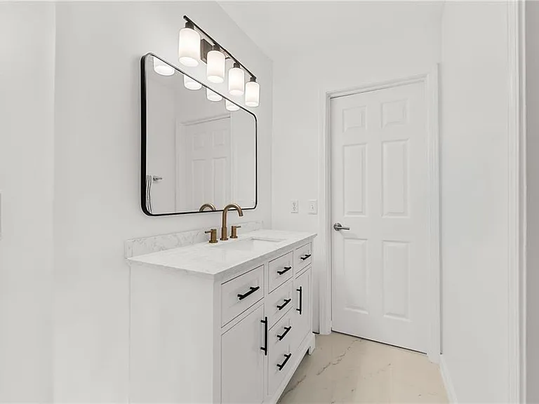 790 Milton Oaks Dr — Photo 41
