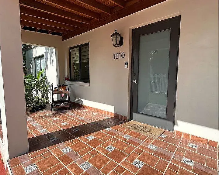1010 NW 19th Ct — Photo 1