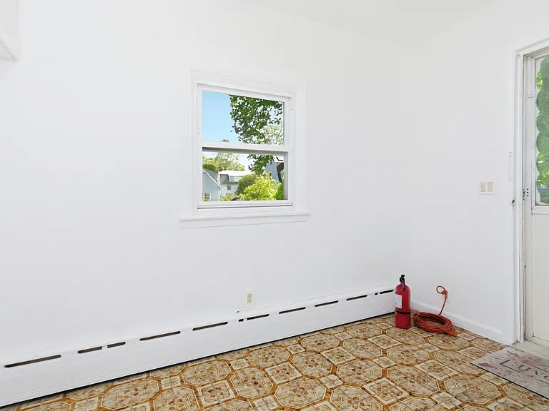 82 Quinby Ave — Photo 20