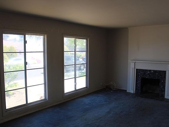 4th image of 107 Springwood Way