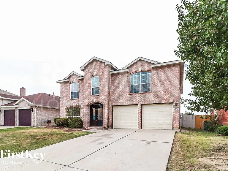 9812 Westmere Ln — Photo 3