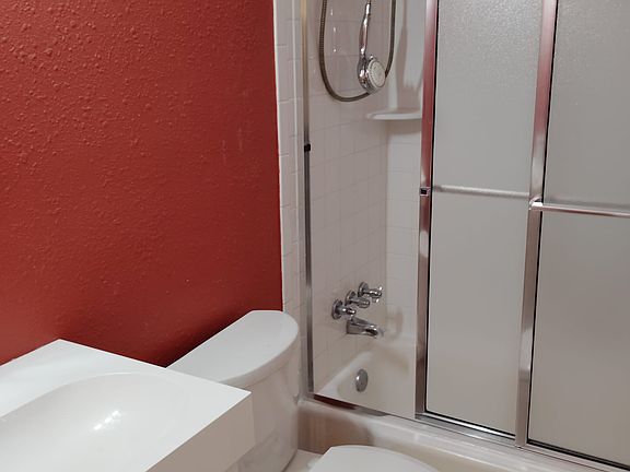 2nd image of 7900 Westheimer Rd APT 115