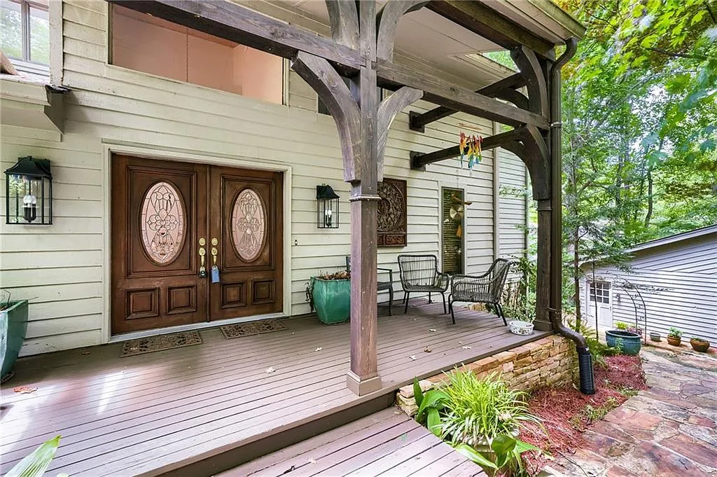 5 bed, 3.5 bath, 4067 sqft, $5,500 — Photo 1