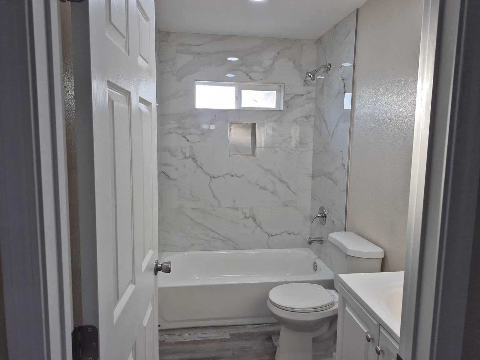 4 bed, 1200 sqft, $2,950 — Photo 2