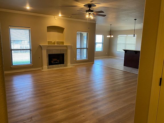 2nd image of 2814 N Seneca Ave
