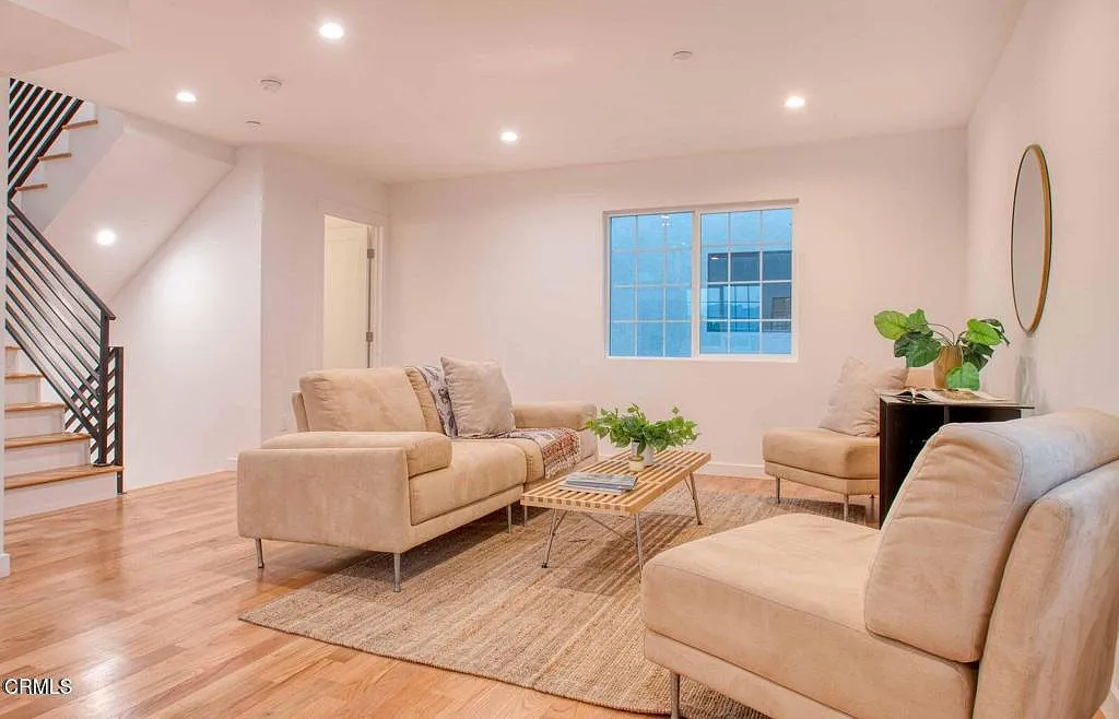 3 bed, 2.5 bath, 1750 sqft, $4,995 — Photo 3