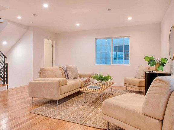 3rd image of 2333 1/2 Langdale Ave
