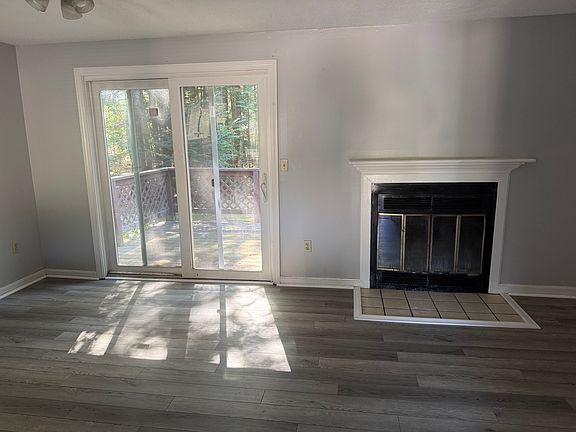 3rd image of 378 Portland Rd APT 2