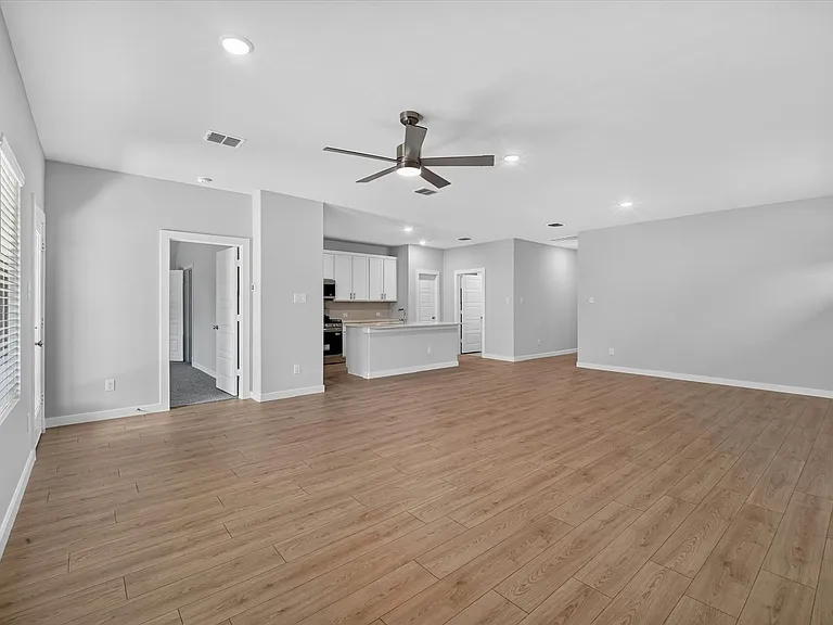 709 Summerberry Dr — Photo 6