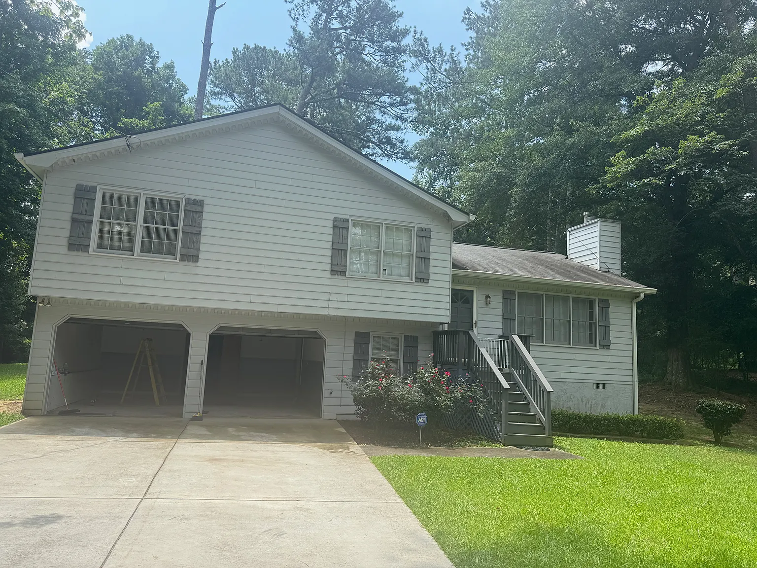 3186 Bruckner Blvd — Photo 2