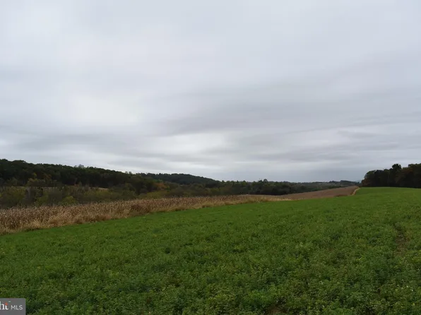 6168 Greenawalt Rd, Lenhartsville, PA 19534