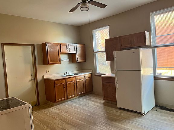 3rd image of 1708 Pulte St