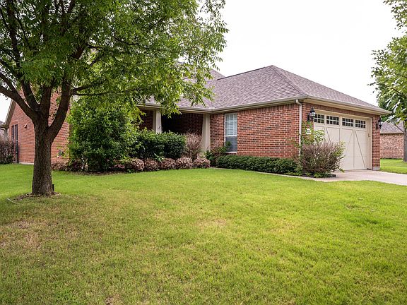 4th image of 223 Pebble Beach Dr