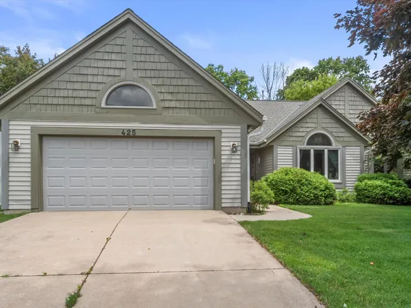 425 Glen View COURT SOUTH South, Slinger, WI 53086