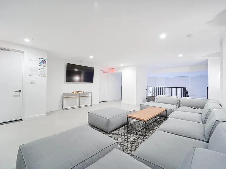223 4th Ave #8F — Photo 16