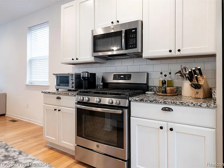 512 Midland Blvd — Photo 14