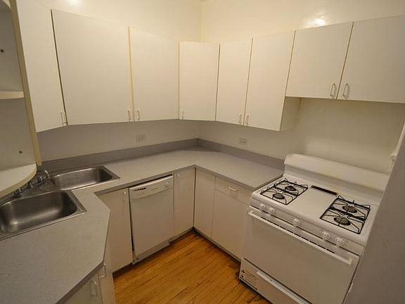 4th image of 4400-14 N Rockwell St #44063