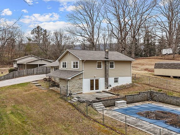 4th image of 155 Chestnut Hill Rd