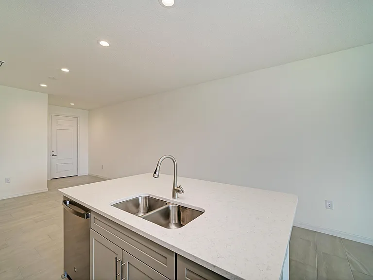 2206 Washington Palm Ct — Photo 14