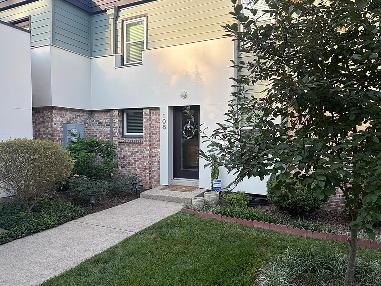 940 Gale Ln #108 — Photo 23