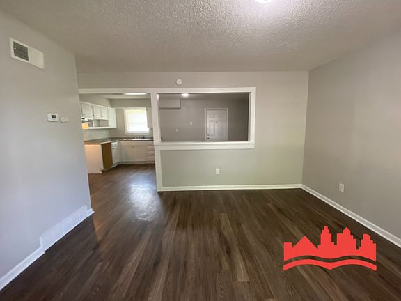 4th image of 5247 Bitter Creek Dr
