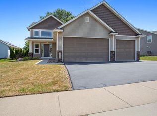 22424 Canova Ct, Farmington, MN 55024
