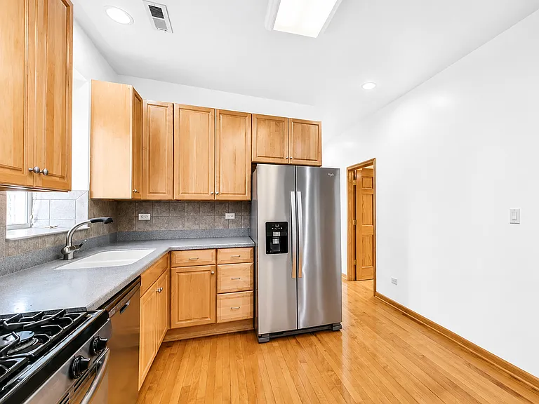 2713 N Marshfield Ave #1 — Photo 9