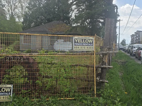 22328 122nd Ave, Maple Ridge, BC V2X 3X9