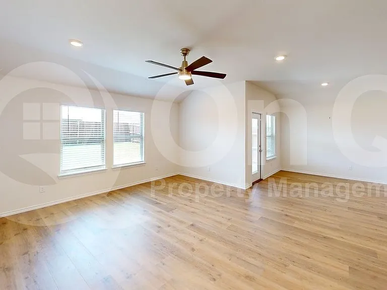 6534 Whitecap Dr — Photo 6