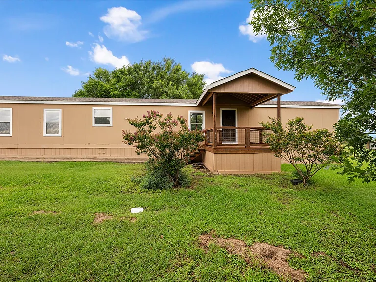 360 Shady Oaks #A — Photo 3