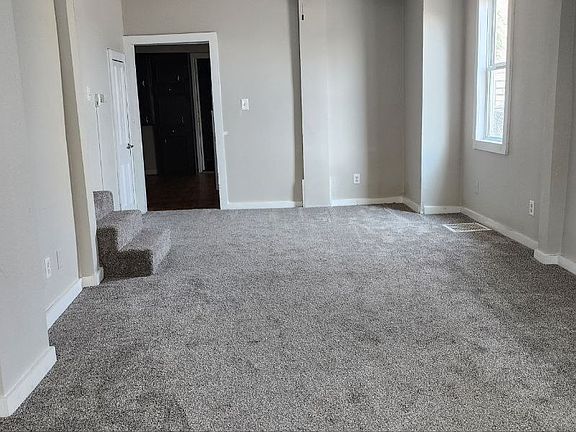 2nd image of 814 W 19th St