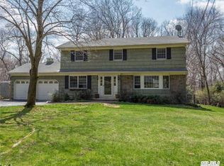 3 Harbor Ct, Centerport, NY 11721
