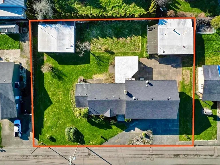 1560 El Monte Rd #B — Photo 10