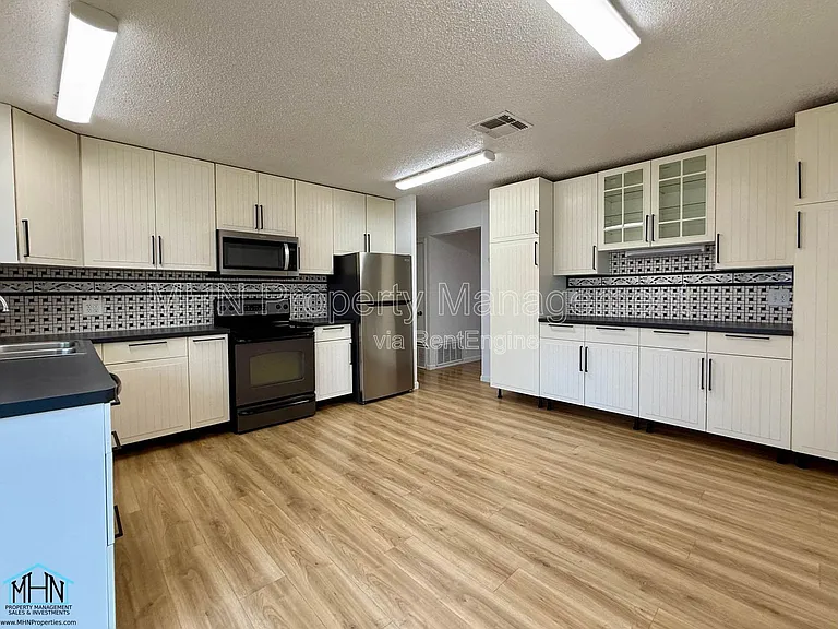 9607 Gold Hill Dr — Photo 8