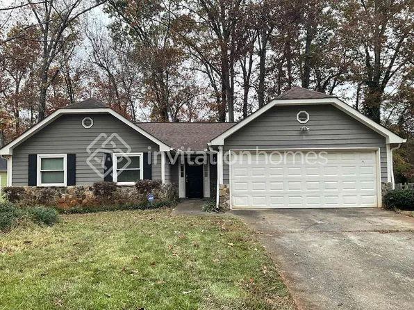 1570 Canberra Dr, Stone Mountain, GA 30088