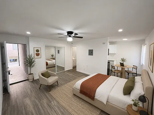 1170 Crenshaw Blvd #4 Photo 1 1170 Crenshaw Blvd #4 Photo 1