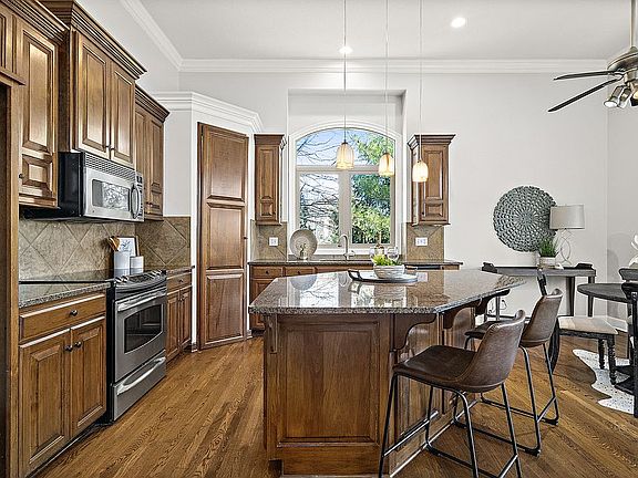 4th image of 15023 Ash St